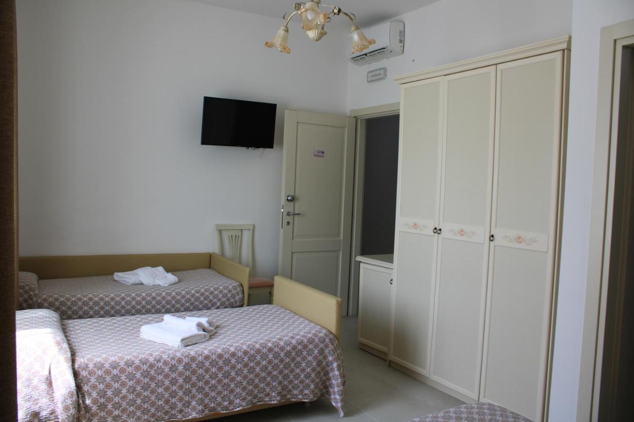 Afrodite Hotel Scalea Buitenkant foto