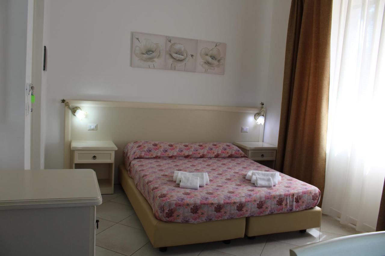 Afrodite Hotel Scalea Buitenkant foto