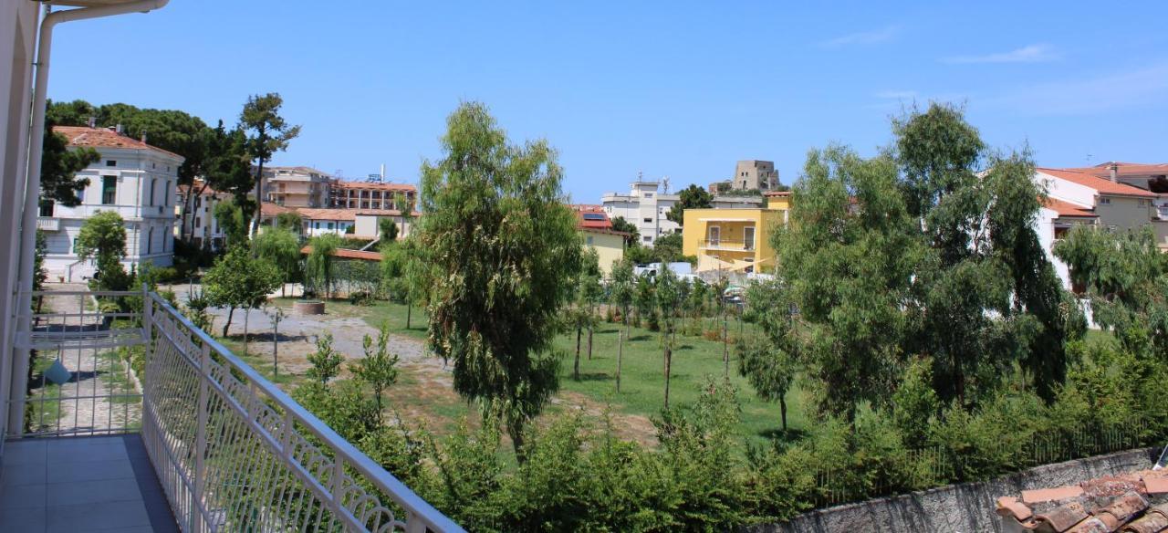 Afrodite Hotel Scalea Buitenkant foto