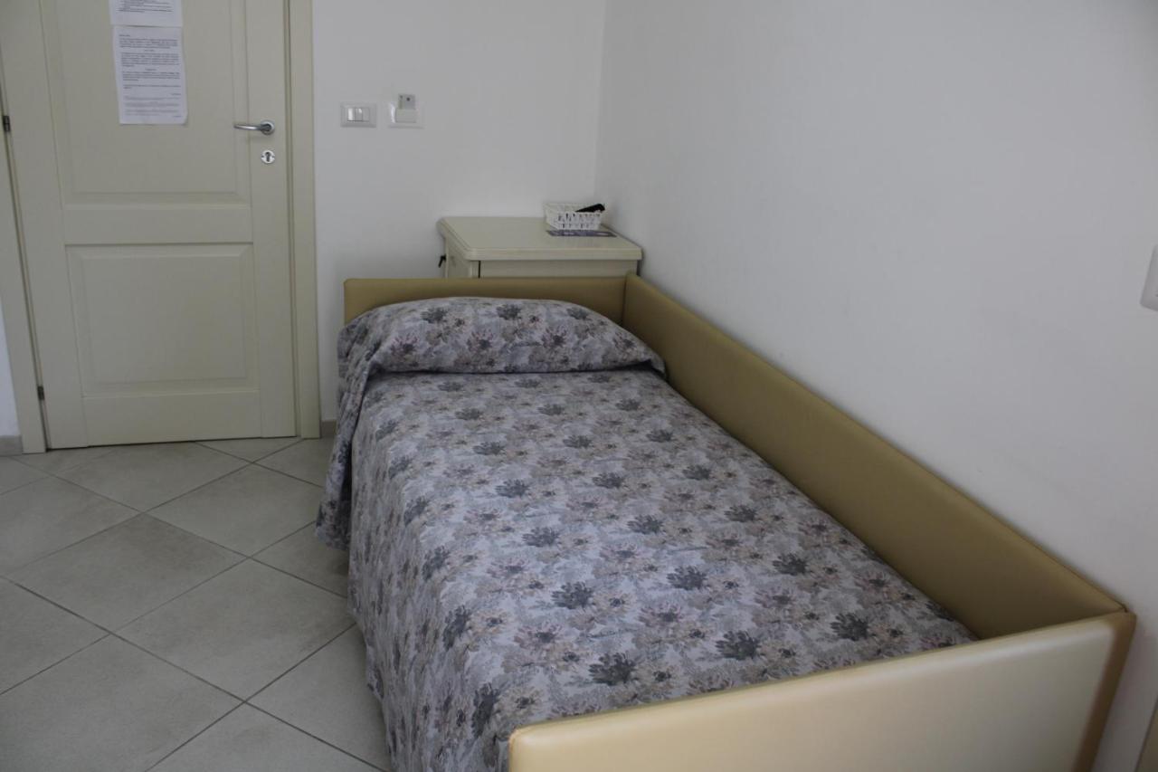 Afrodite Hotel Scalea Buitenkant foto