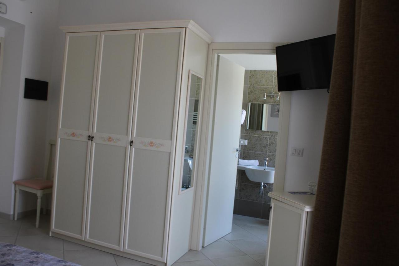 Afrodite Hotel Scalea Buitenkant foto