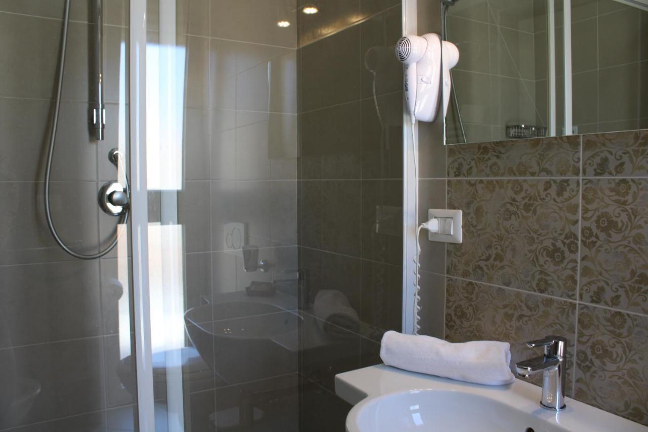 Afrodite Hotel Scalea Buitenkant foto