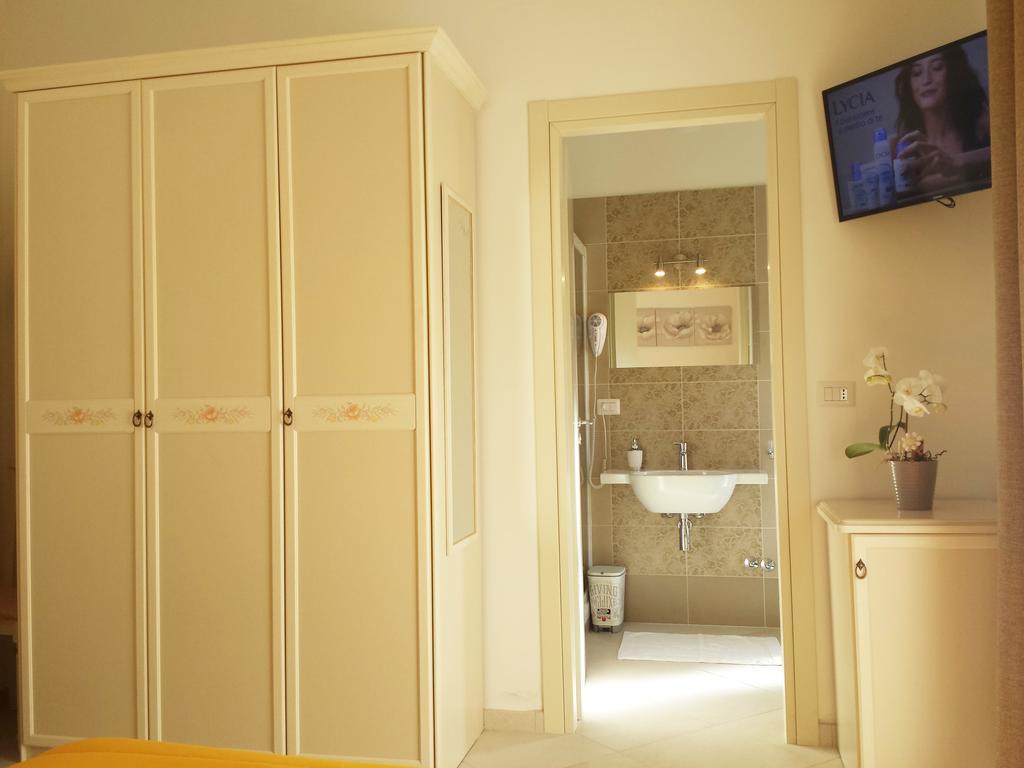 Afrodite Hotel Scalea Buitenkant foto