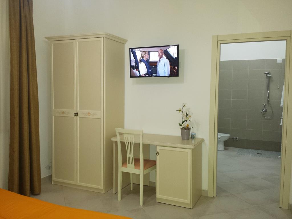 Afrodite Hotel Scalea Buitenkant foto