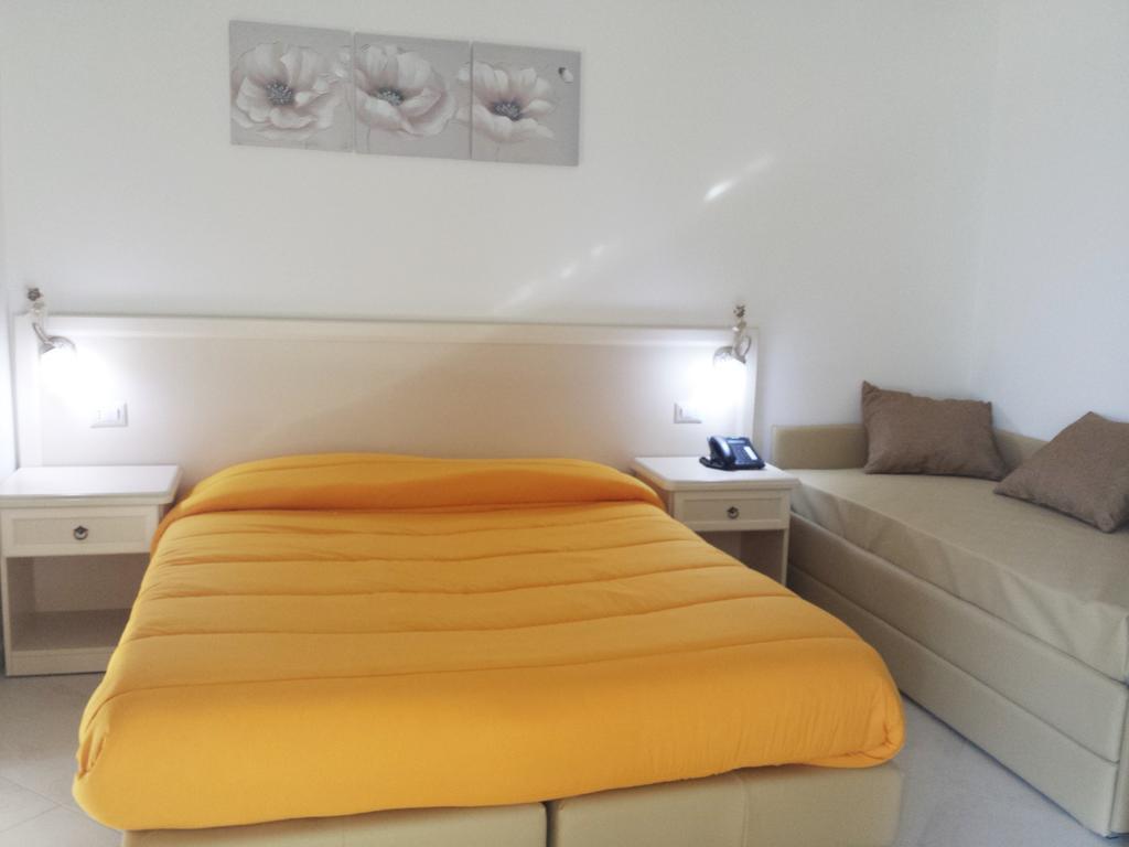 Afrodite Hotel Scalea Buitenkant foto