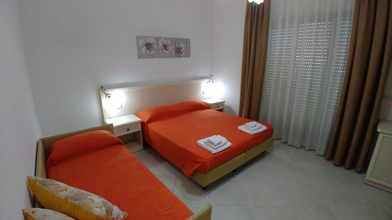 Afrodite Hotel Scalea Buitenkant foto