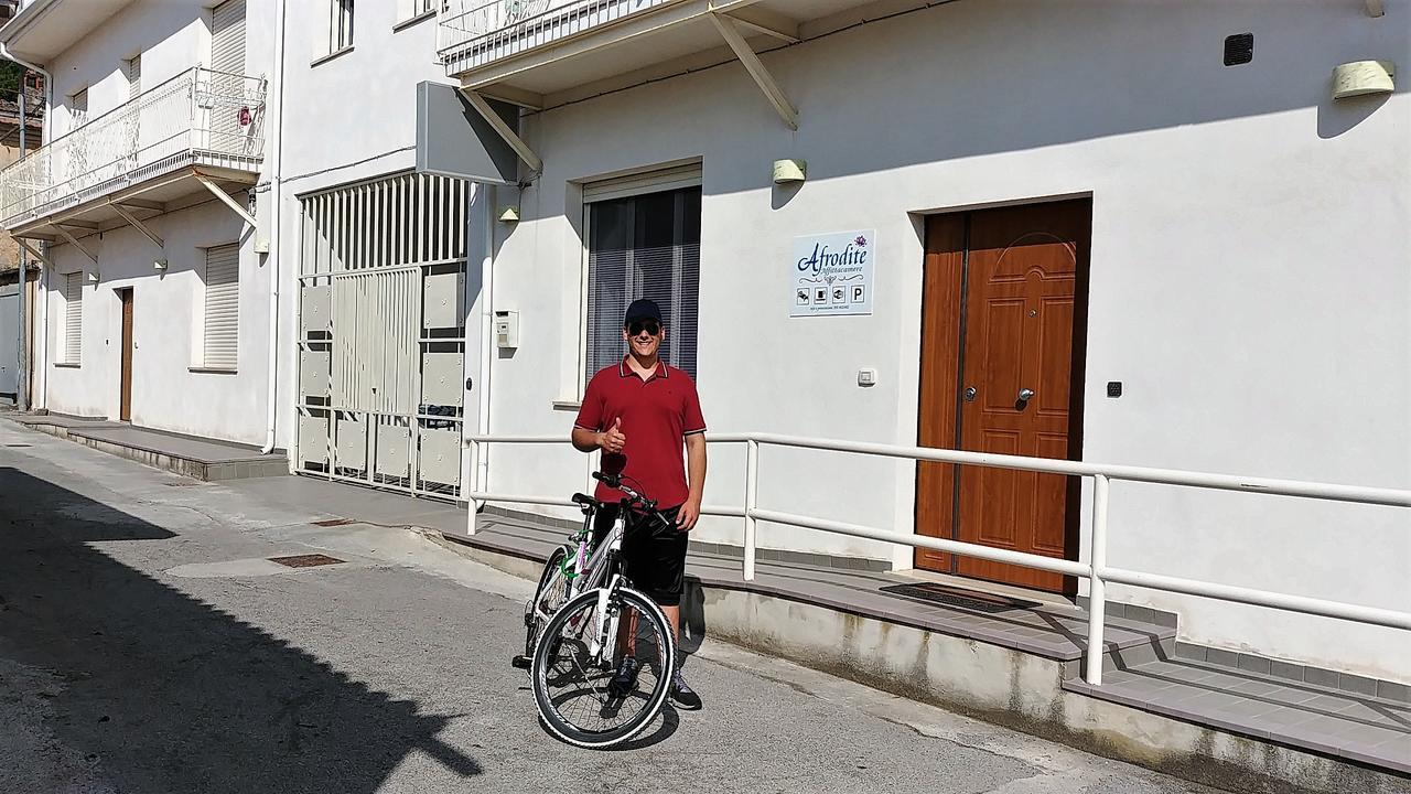 Afrodite Hotel Scalea Buitenkant foto