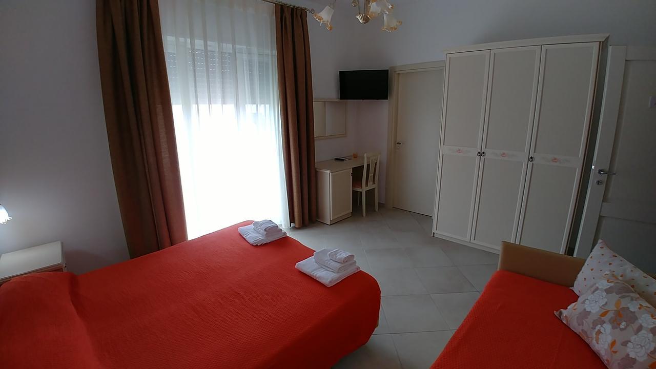 Afrodite Hotel Scalea Buitenkant foto