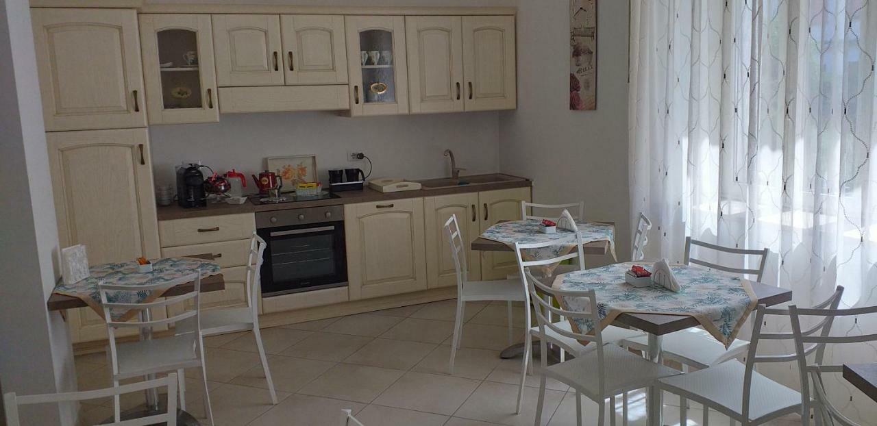 Afrodite Hotel Scalea Buitenkant foto