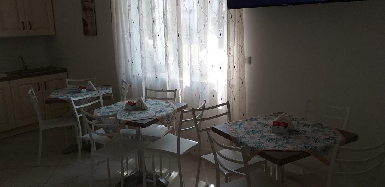 Afrodite Hotel Scalea Buitenkant foto